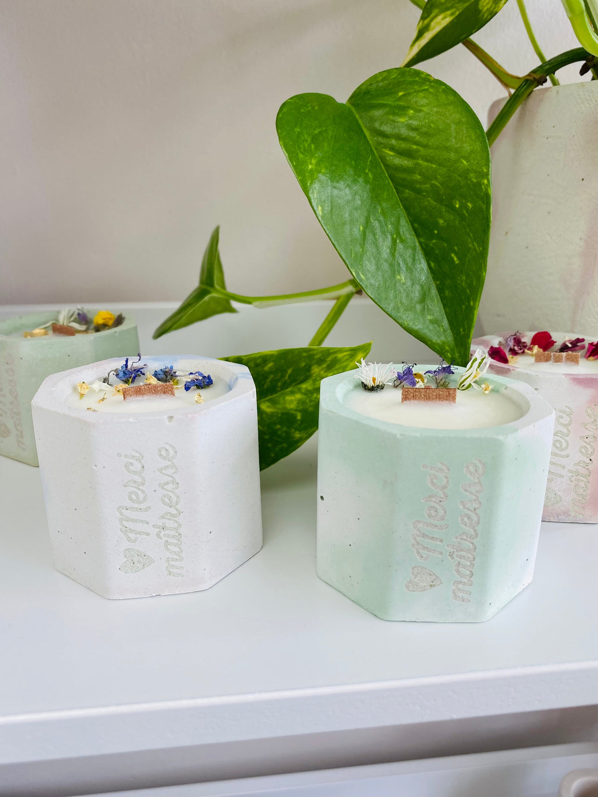 Bougies fleuries gravées merci maitresse 