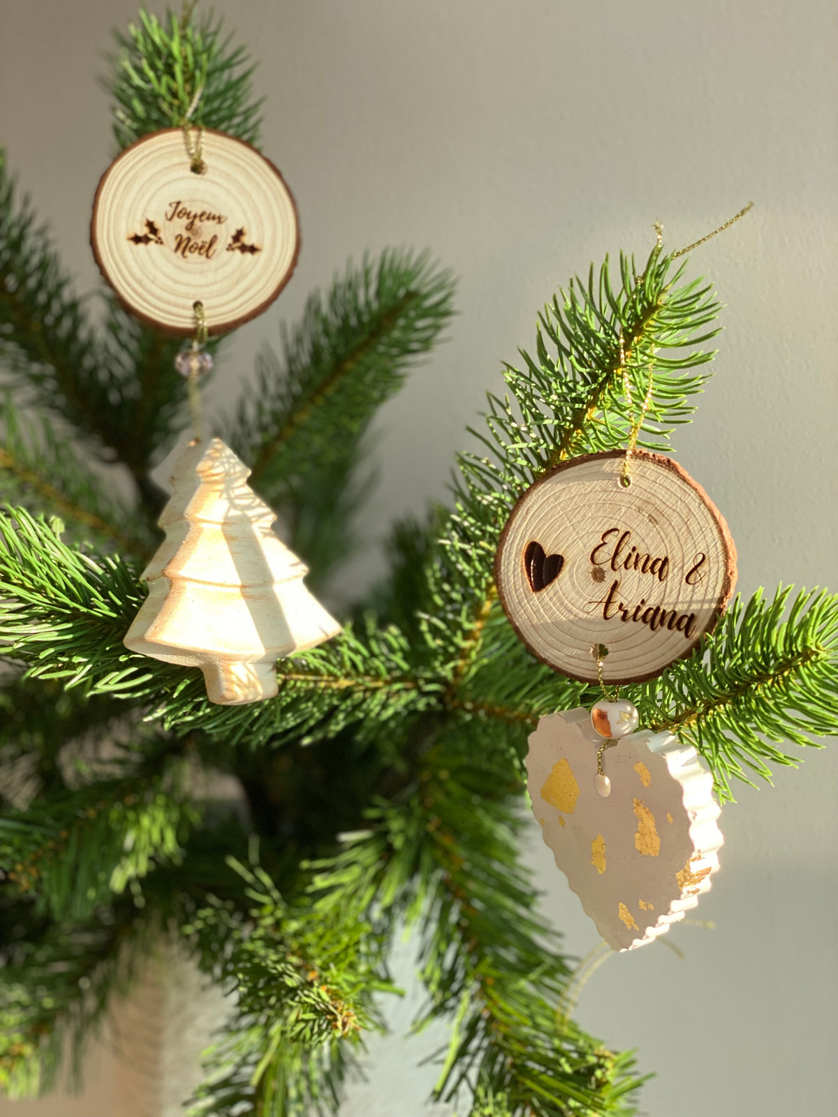 Décorations festives artisanales blanc et doré | Suspensions de Noël | Lot de 5